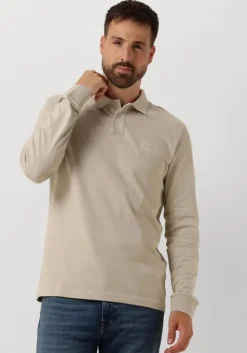 beige boss orange polo passerby