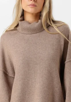 beige co'couture truien/vesten maja slit roll neck