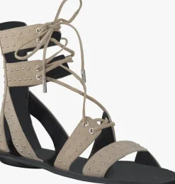 beige kendall & kylie platte sandalen fabia