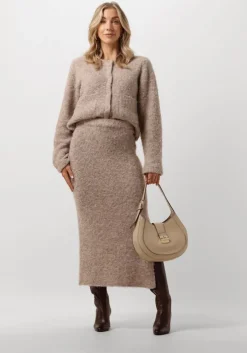 beige moves midirok bistina