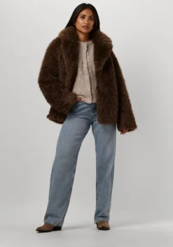 beige moves vest revira