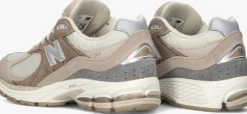 beige new balance lage sneakers m2002 d