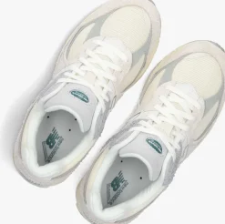 beige new balance lage sneakers m2002 d