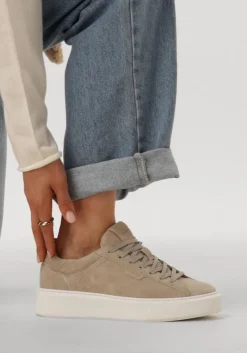 beige nubikk lage sneakers vince tora dames