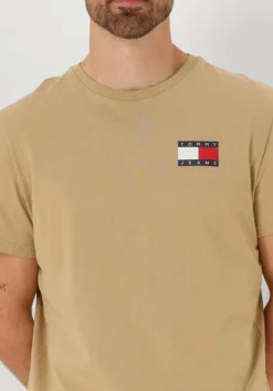 beige tommy jeans t-shirt tjm slim essential flag tee ext