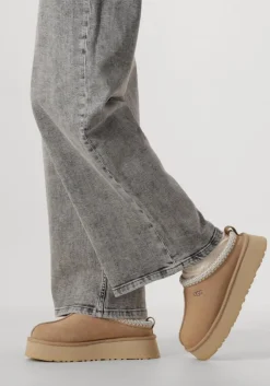 beige ugg pantoffels w tazz