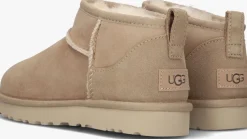 beige ugg vachtlaarzen w classic ultra mini