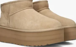 beige ugg vachtlaarzen w classic ultra mini platform