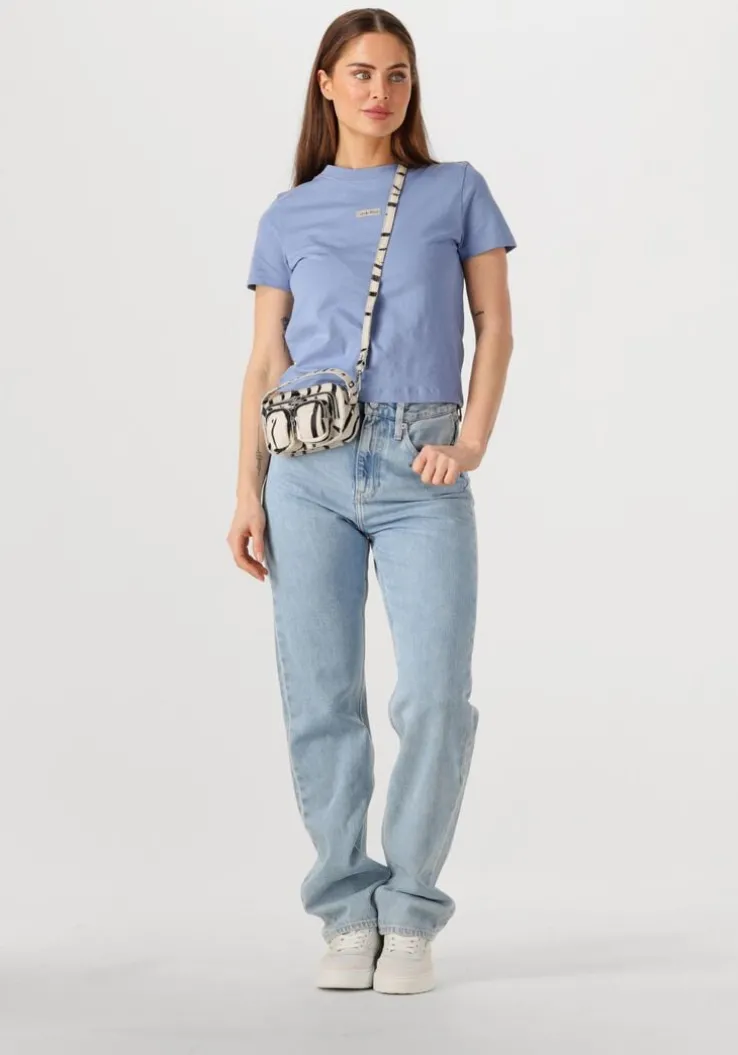 blauwe calvin klein t-shirt placed institutional baby tee