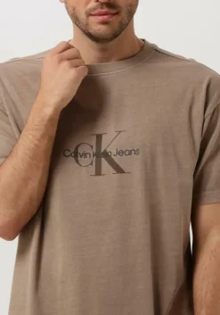 bruine calvin klein t-shirt monologo mineral dye tee