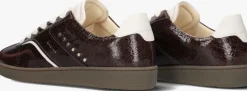 bruine nubikk lage sneakers ray owen studs