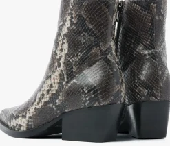 bruine via vai enkellaarsjes do cassidy