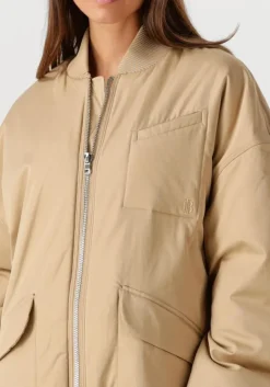 camel ibana jack jullio