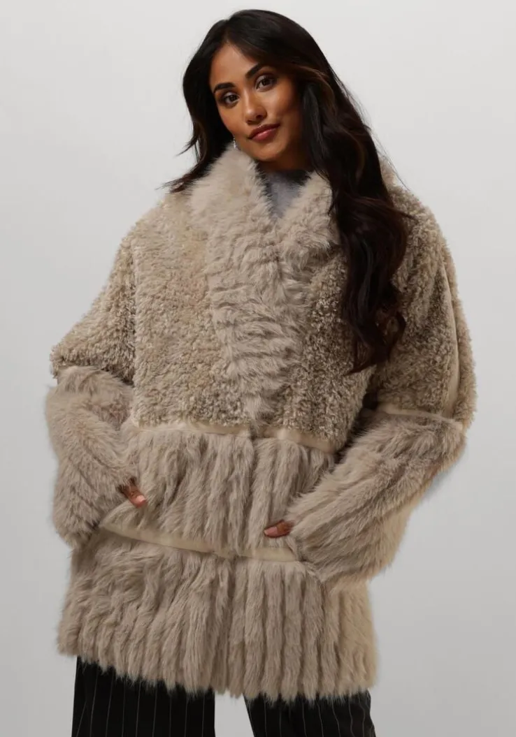 ecru beaumont faux fur jas kaia