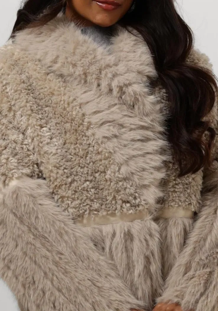 ecru beaumont faux fur jas kaia