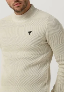 gebroken wit purewhite trui jaquard mockneck with triangle badge on chest