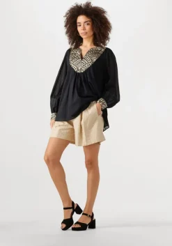 goudkleurig notre-v oorbellen earring #16