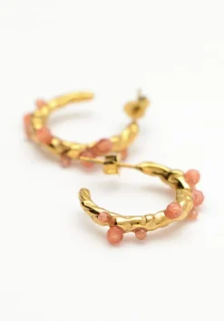 goudkleurig notre-v oorbellen omss22-009