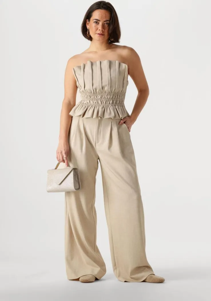 goudkleurig notre-v oorbellen earring #6