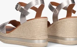 goudkleurig stefano lauran sandalen met hak 8734