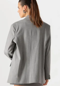 grijze edited blazer kainoa blazer with brooch