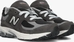 grijze new balance lage sneakers pc2002