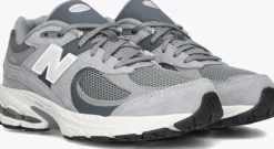 grijze new balance lage sneakers gc2002