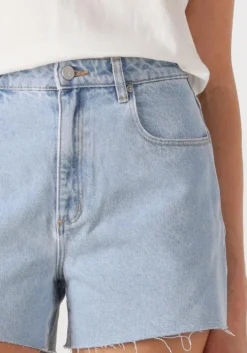 lichtblauwe abrand jeans shorts venice short kendall