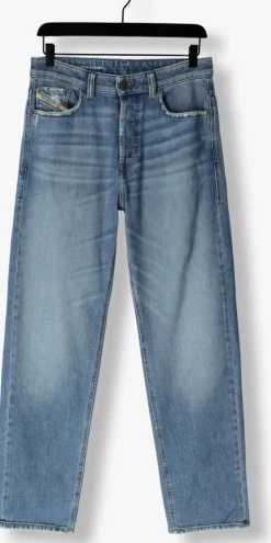 lichtblauwe diesel straight leg jeans 1988 d-ark