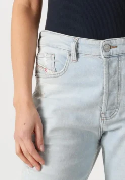 lichtblauwe diesel straight leg jeans 1988 d-ark