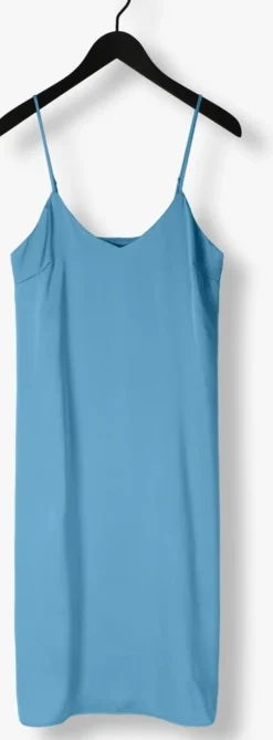 lichtblauwe envii midi jurk enlima sl slip dress