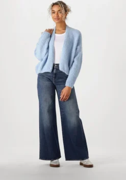 lichtblauwe knit-ted vest becky