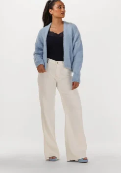 lichtblauwe knit-ted vest becky