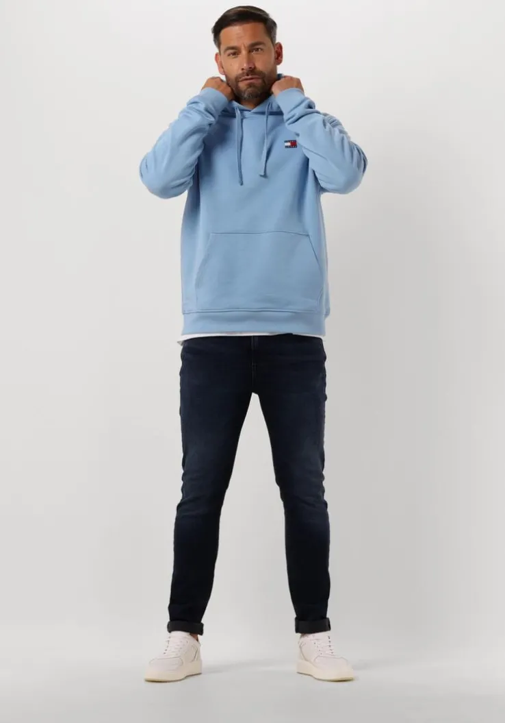 lichtblauwe tommy jeans sweater tjm reg badge hoodie