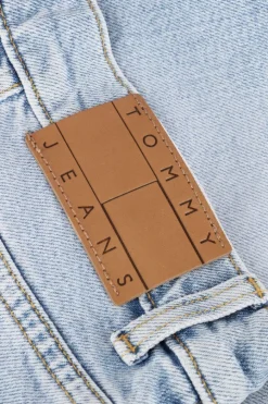 lichtblauwe tommy jeans shorts mom short bi0112