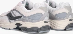 lichtgrijze saucony lage sneakers progrid omni 9