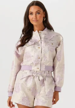 lichtgrijze studio amaya jack millie