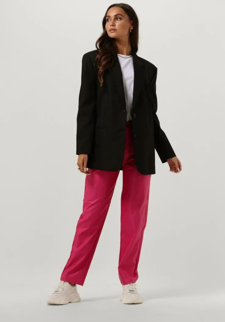 roze alix the label pantalon logo fo leather pants