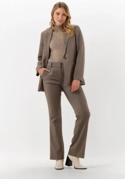 taupe not shy trui madeleine