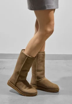 taupe ugg vachtlaarzen classic tall ii