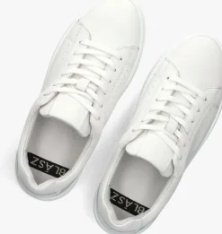 witte blasz lage sneakers anemone-02