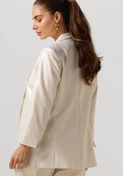 witte est'seven blazer est’araz robin colbert