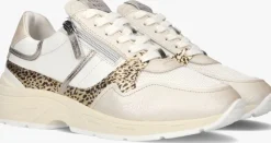 witte piedi nudi lage sneakers kara 02.11