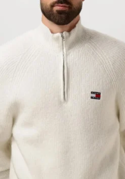 witte tommy jeans trui tjm reg 1/4 zip raglan badge