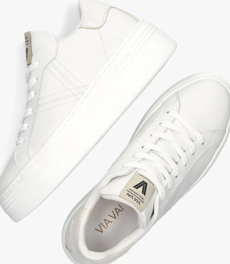 witte via vai lage sneakers isa layne