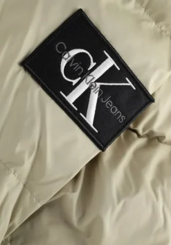 zand calvin klein gewatteerde jas essentials down jacket