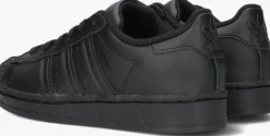 zwarte adidas lage sneakers superstar c