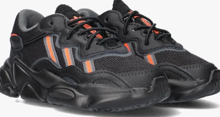 zwarte adidas lage sneakers ozweego el i