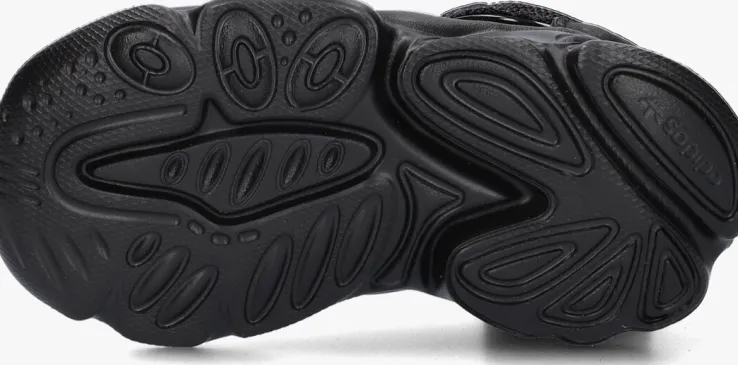 zwarte adidas lage sneakers ozweego el i