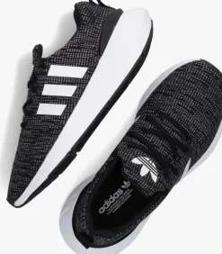 zwarte adidas lage sneakers swift run 22 j